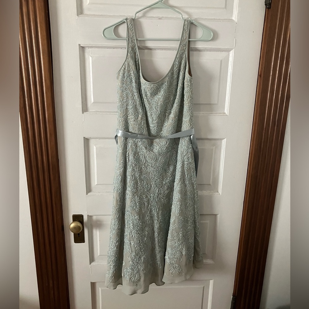 Talbots • Pure Silk Dress with Embroidered Design in Mint Green • Fully Lined